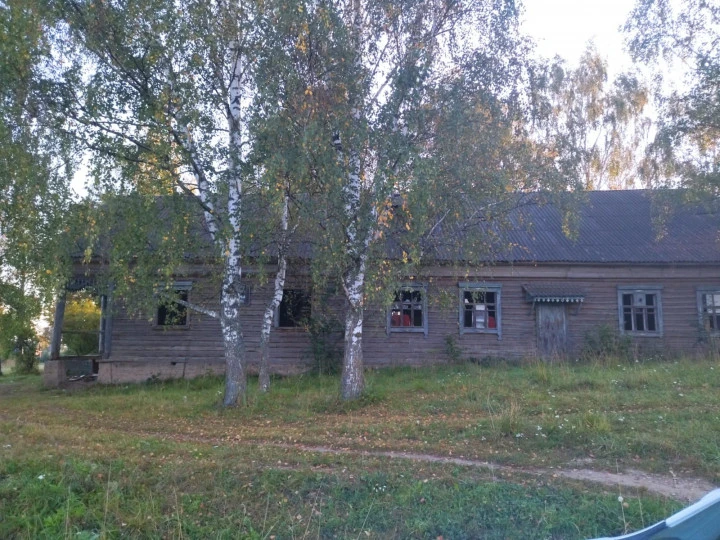 Нежилое здание, находящееся в муниципальной собственности Переславль-Залесского муниципального округа Ярославской области, расположенное по адресу: РФ, ЯО, городской округ г. Переславль-Залесский,   с. Филимоново, ул. Клубная, д. 35 с земельным участком